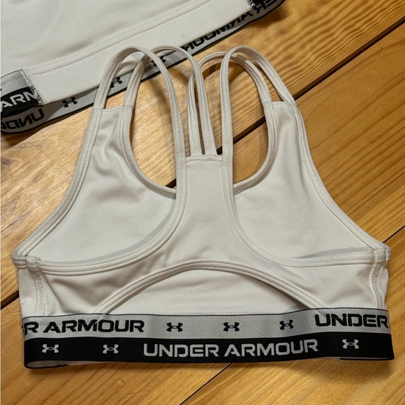 Under Armour Girl's Heat Gear Sports Bra - Gently Used - Picture 2 of 3
